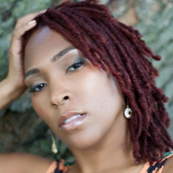 Meet your Posher, Antoinette - Picture 1 of 1